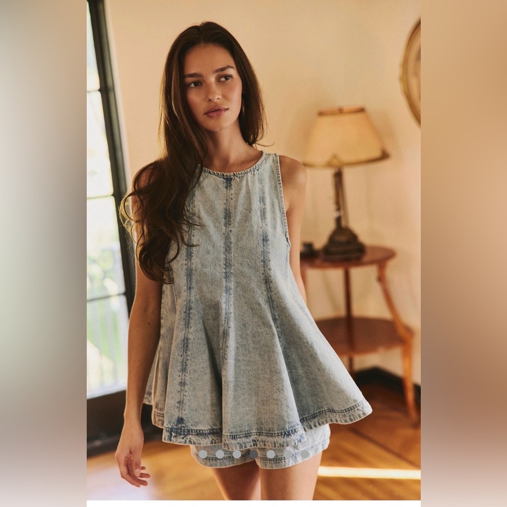 eesome Light Blue Sleeveless Denim Swing Set - shorts and top